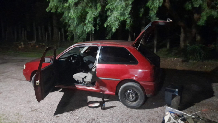 Auto incautado a cazadores