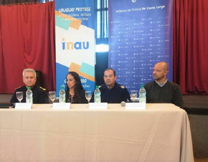Autoridades de la Jefatura de Cerro Largo y acompañan autoridades de organismos públicos.