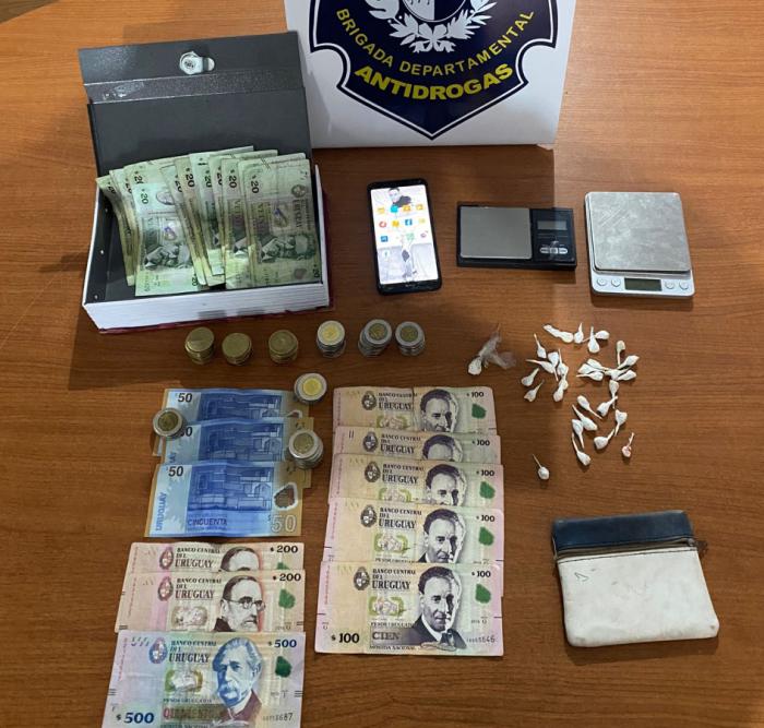 objetos incuatados en la boca de venta de drogas