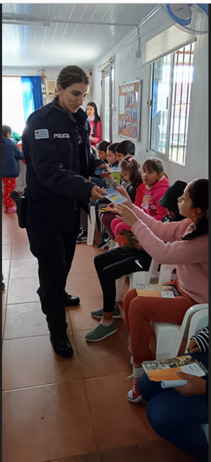 Charla en merendero de barrio La Amarilla 