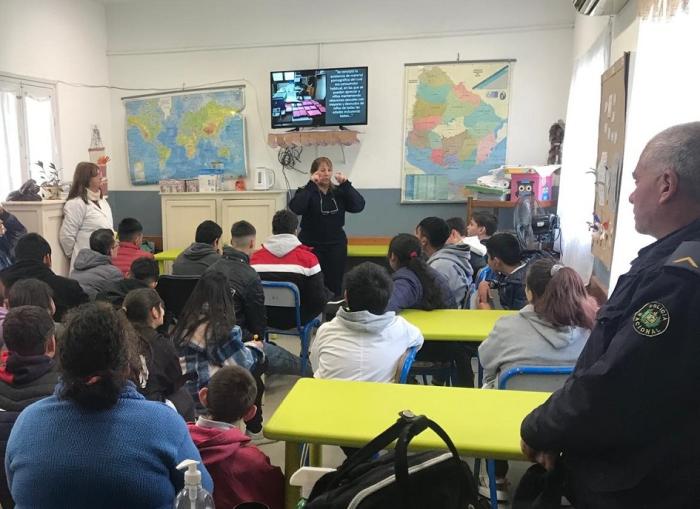 Charla en Escuela N° 103