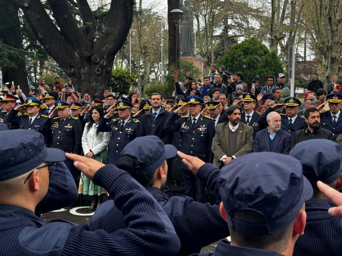 Autoridades en el acto de egreso de Agentes de Canelones.