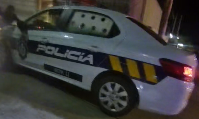 Móvil policial estacionado