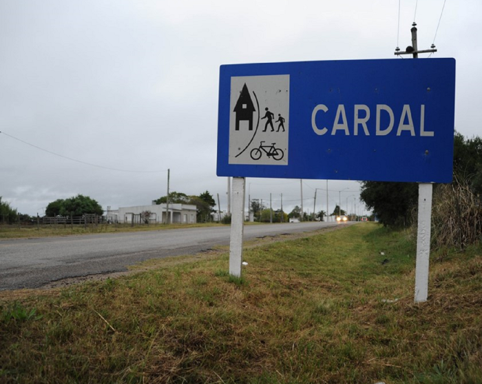 Cartel de la localidad de Cardal