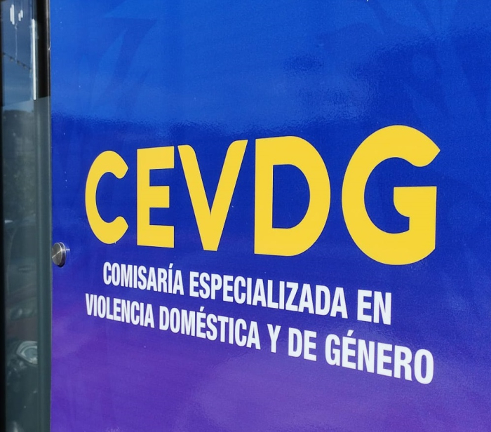 Cartel de ingreso a CEVDyG de Minas
