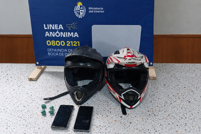 Cascos de motociclistas celulares y sustancia estupefaciente