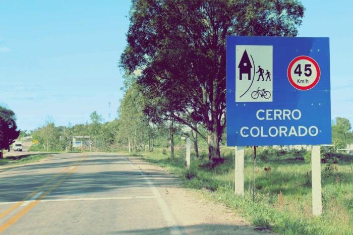 Cartel Carretero Cerro Colorado