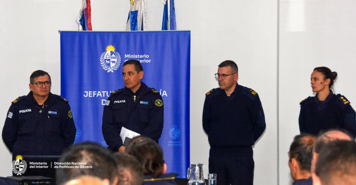 Taller de actualización en la respuesta policial en VDG en Colonia Taller de actualización en la respuesta policial en VDG en Colonia