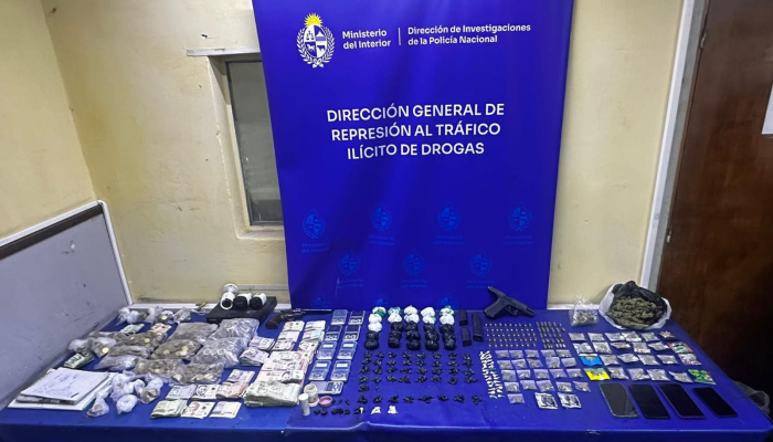 Allanamientos en asentamiento “La Manchega” culminaron con incautación de drogas, armas y dinero Allanamientos en asentamiento “La Manchega” culminaron con incautación de drogas, armas y dinero
