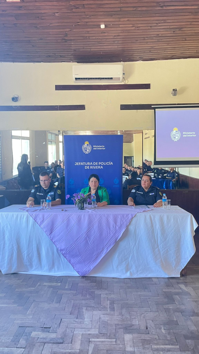 Comisario (P.E.) (C.P.) Lic. July Zabaleta, Directora Nacional de Políticas de Género Comisario (P.E.) (C.P.) Lic. July Zabaleta, Directora Nacional de Políticas de Género