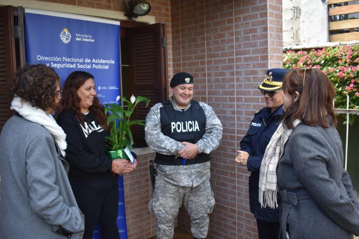 Nueva solución habitacional a un funcionario policial Nueva solución habitacional a un funcionario policial
