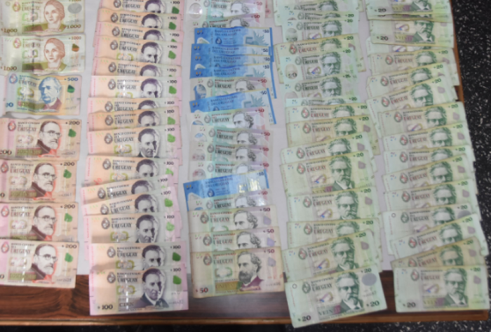 dinero incautado al detenido por hurto