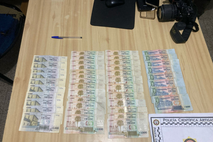 Dinero incautado por la policía