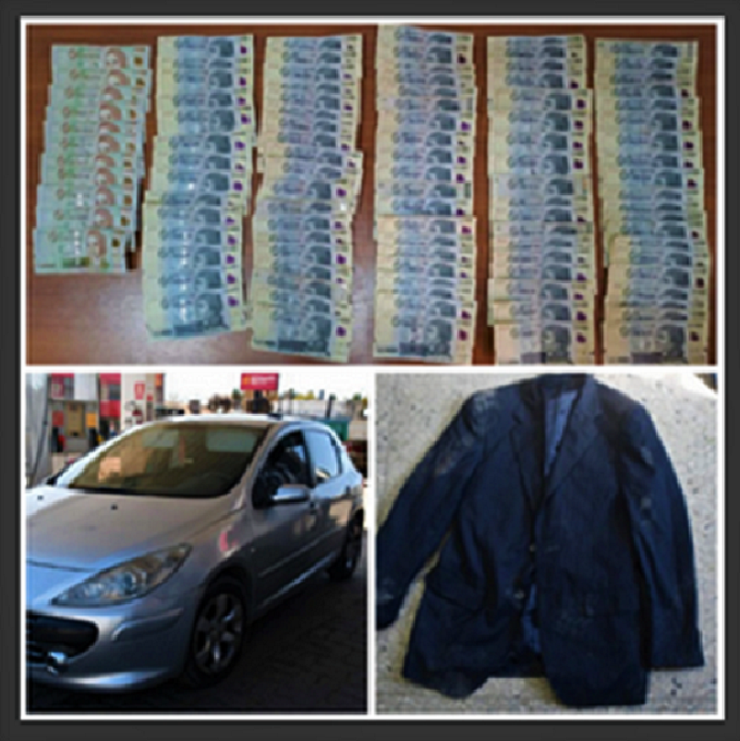 Dinero, auomóvil y saco de paño.