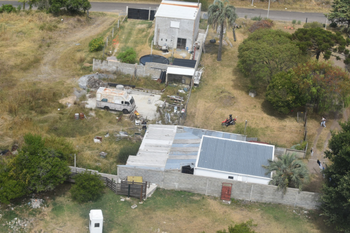 imágenes aéreas del reculso fugando por los campos