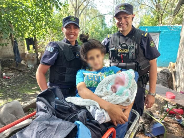 Policías parto