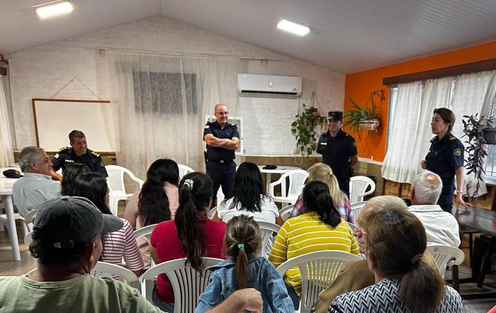 reunión comando jefatura con Diputado RUIZ y presidente Dptal del frente Amplio