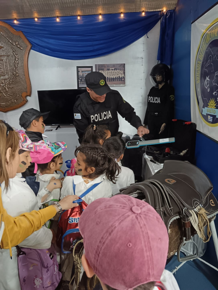 Jefatura de Policía de Salto participó en la Expo Salto 2025