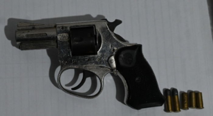 Arma y municiones incautadas. Un hombre condenado