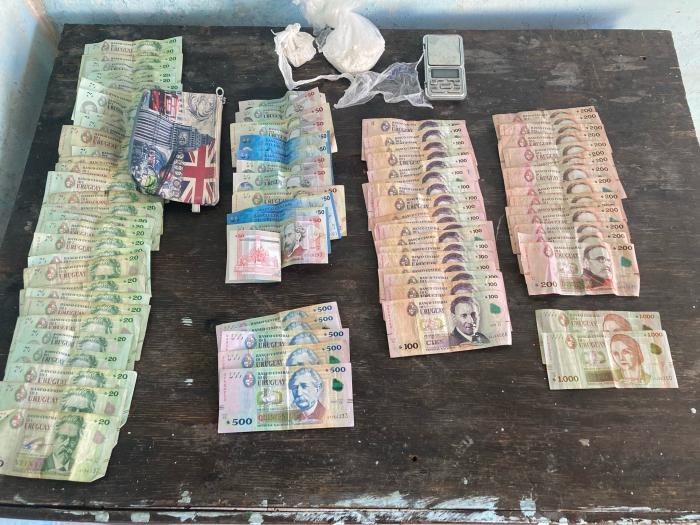 Incautación Incautación de dinero en efectivo y estupefacientes.