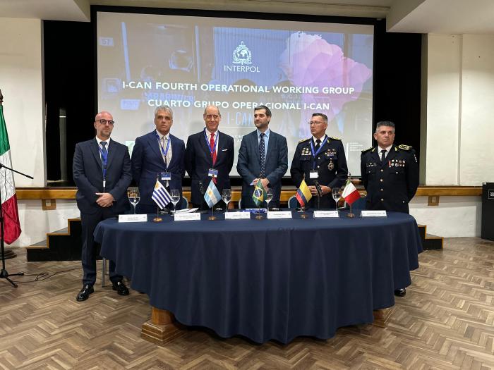 Ministro del Interior, Director de la Policía, Embajador de Italia y otras autoridades. Ministro del Interior, Director de la Policía, Embajador de Italia y otras autoridades.
