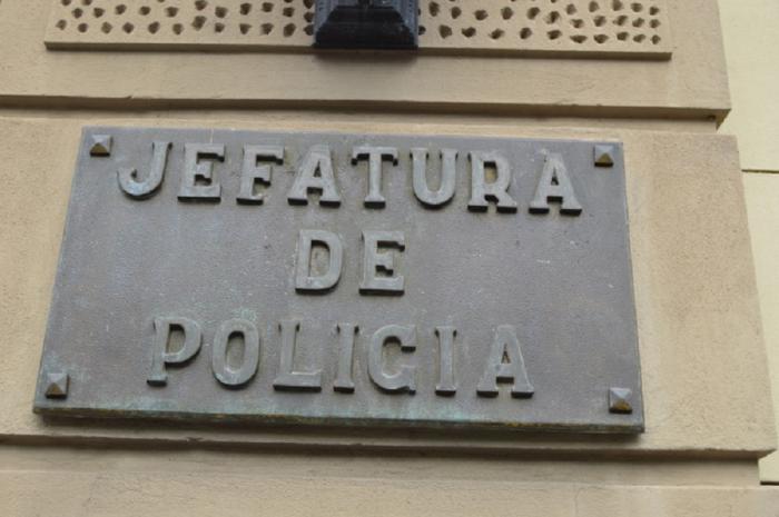 Placa de la Jefatura de Policía