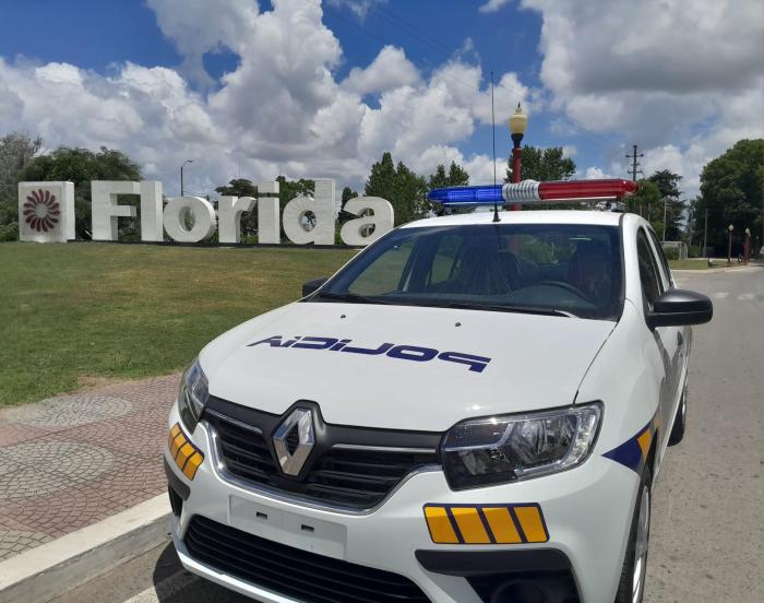 Cartel de Florida y móvil policial