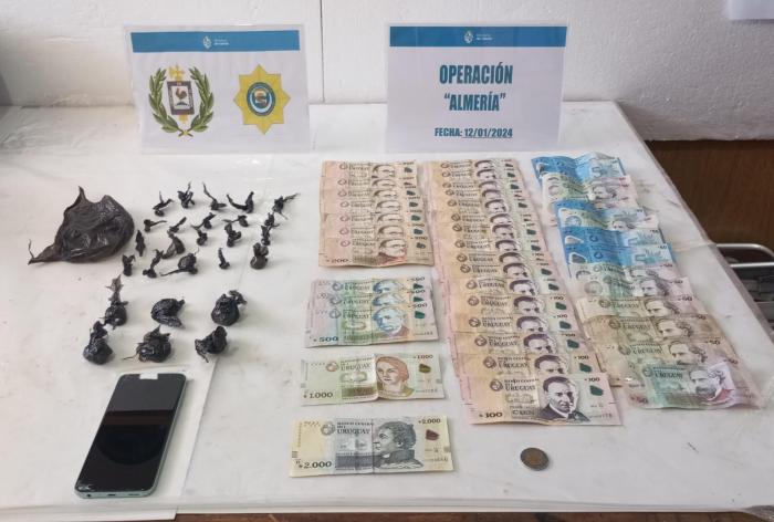 Cocaína, Marihuana, dinero incautados a motociclista en San José de Mayo