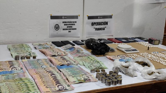 Incautación de drogas, dinero y vehículos en San José