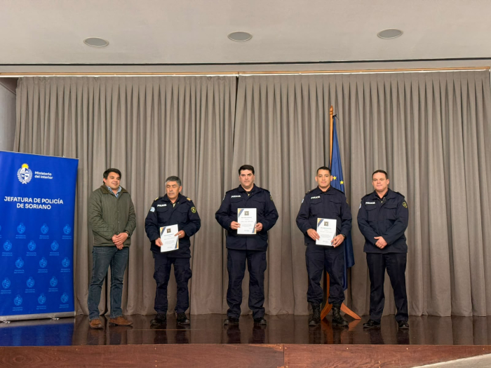 Funcionarios policiales premiados. Funcionarios policiales premiados.
