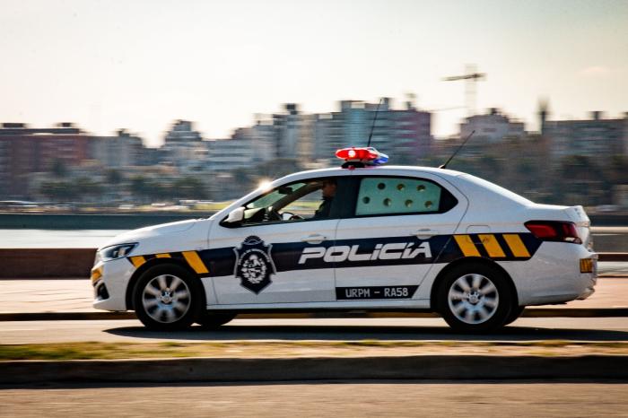 Móvil policial. Móvil policial.
