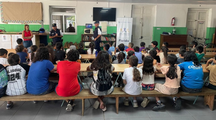 Charla con alumnos de escuelas 51 y 17