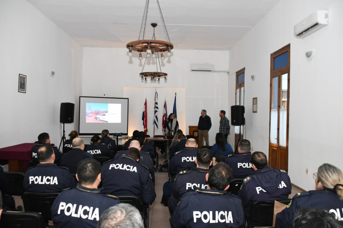 Capacitación junto a INBA Poilicias de Colonia en una capacitación