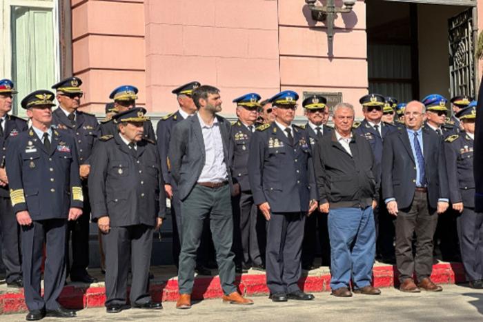 Ministro del Interior y su comando en relevo del Jefe de Policía