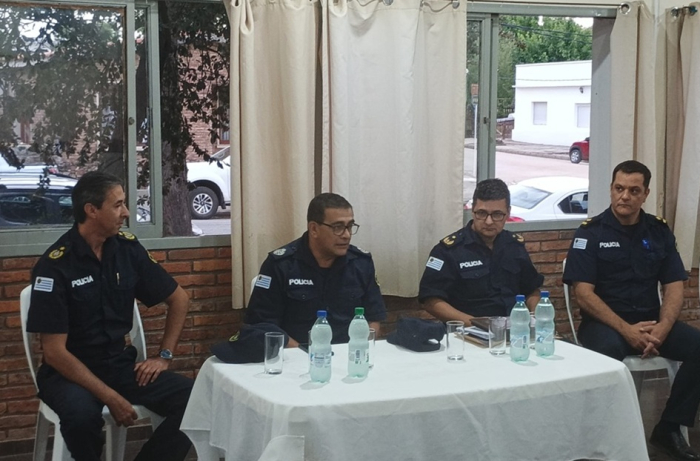 Reunión en 25 de Mayo