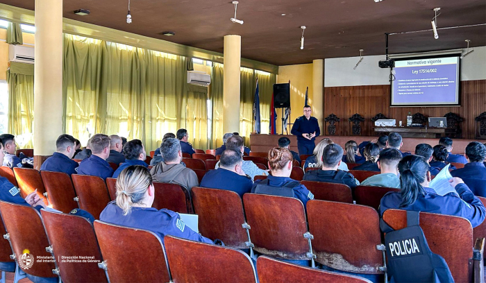 Taller de Actualización en la Respuesta Policial en Violencia Doméstica y de Género Taller de Actualización en la Respuesta Policial en Violencia Doméstica y de Género