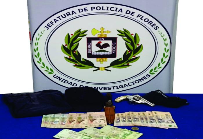 Armas, dinero y objetos incautados