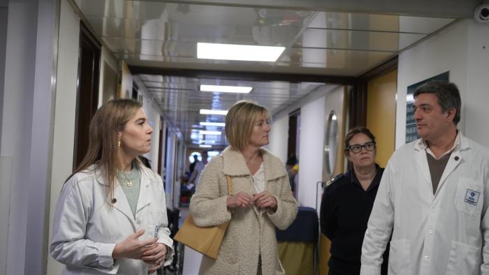 Autoridades recorriendo el Hospital Policial