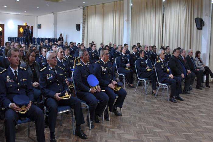 Autoridades policiales, docentes y egresados