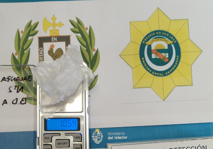 pesaje de la sustancia incautada en Ciudad del Plata