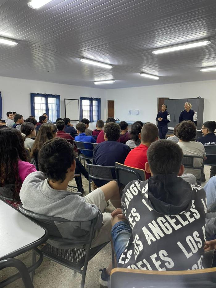 Participantes del Taller, realizado en una Institución de Enseñanza de San José