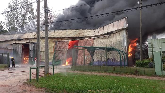 incendio en depósito