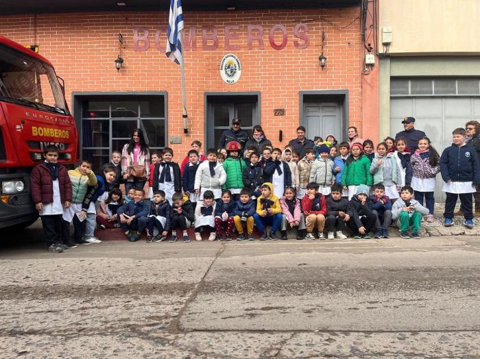 Alumnos de la escuela N° 7 de Melo