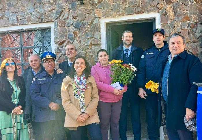 Otra vivienda entregada a un policía en el marco del Plan Avanzar