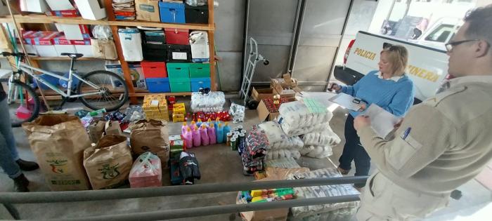 Policía Caminera realiza donación de mercadería incautada al INAU en Tacuarembó