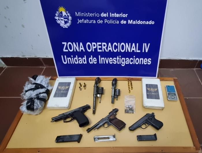 armas, municiones y drogas incautadas
