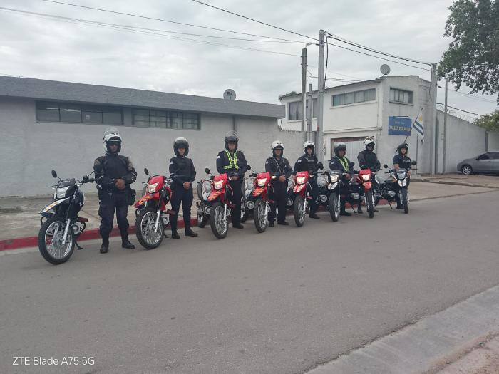 Motos