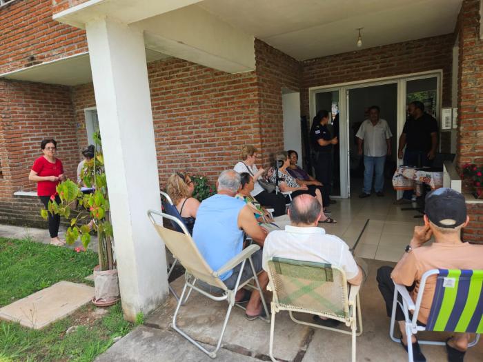 reunion con adultos mayores
