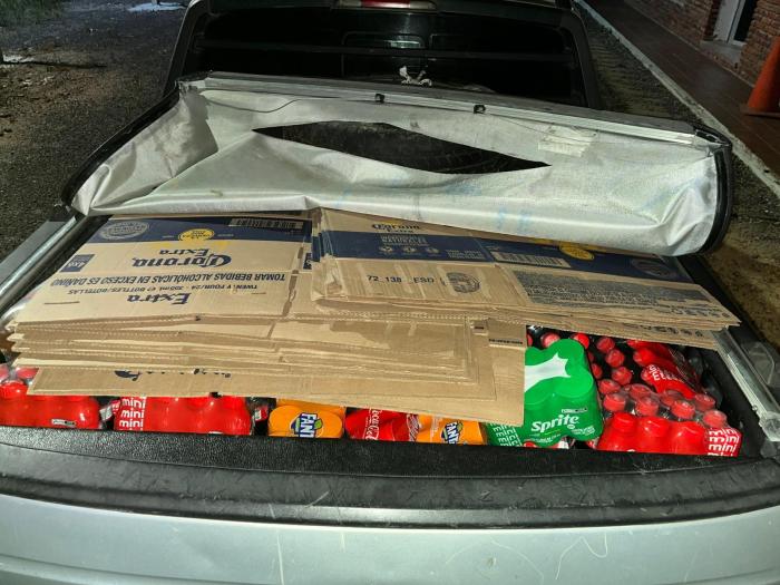 Mercadería incautada en vehículo 