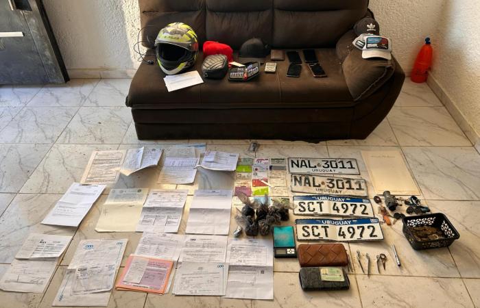 Objetos incautados durante la operación